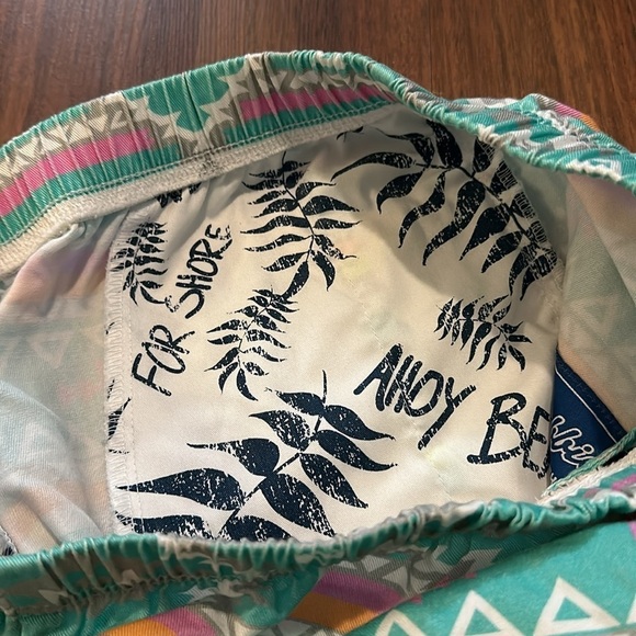 Chubbies Men’s Small Easy Short Aztec Design- Like new condition. 100% cotton - Picture 6 of 10